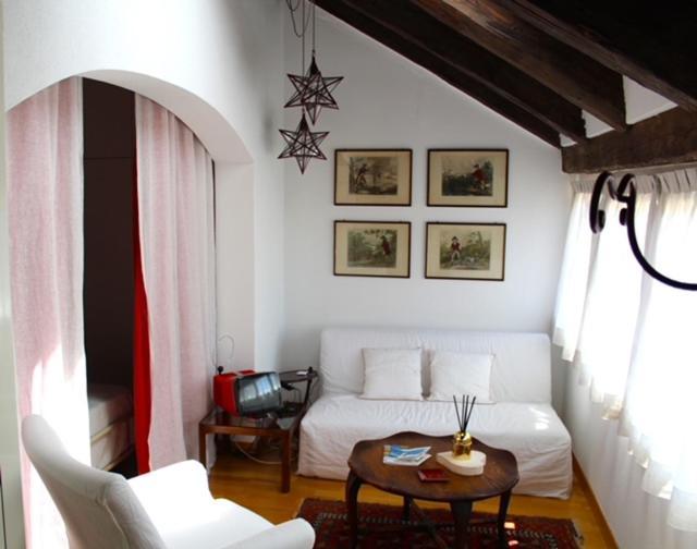 Romantik, Charming House Триест Экстерьер фото